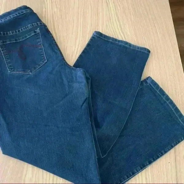 💥Average Preowned Jeans Size 16 Blue - Image 4