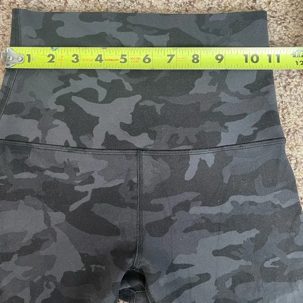 Lululemon Align Super High Rise Short 10" Incognito Camo Multi Grey size 4 - Image 8