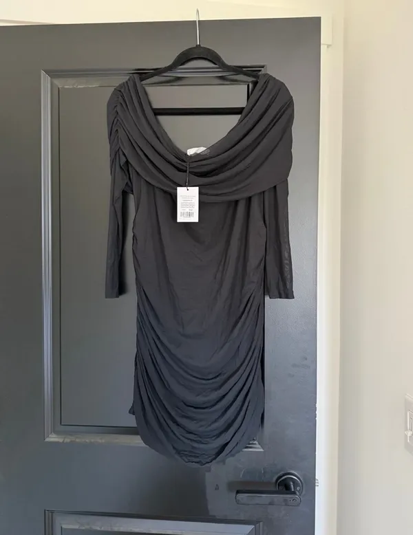Showpo NWT Black mini dress with long sleeves size 16 - Image 8
