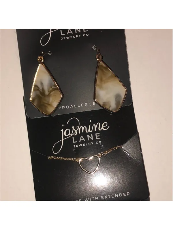 Jasmine Lane Gold Tone Cream Earrings and Necklace Set - Image 2