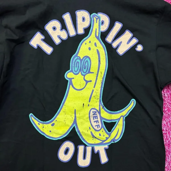 Neff Trippin Out Bannana T-shirt size medium - Image 2