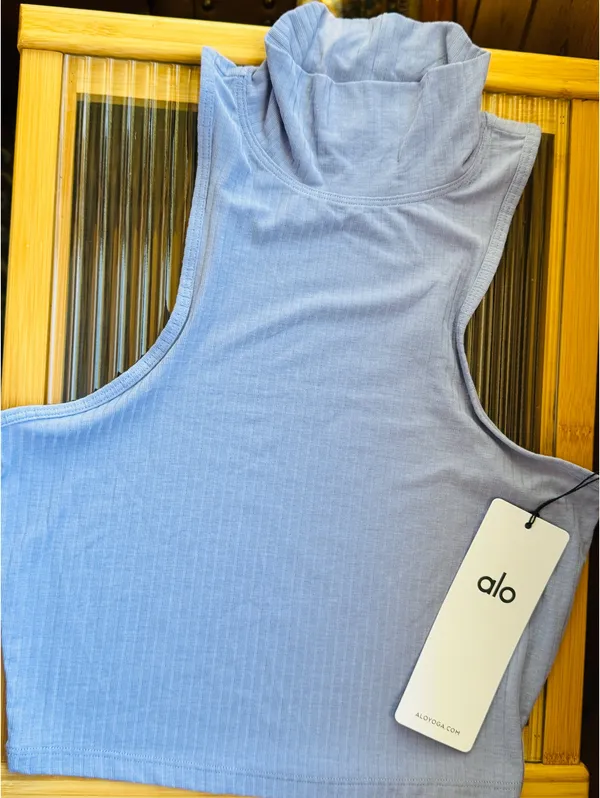 Alo Yoga Ribbed Sea Coast Cropped Turtleneck Tank - Image 3