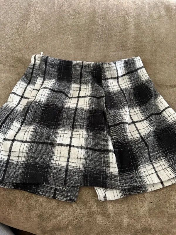 HYFVE Black and white plaid skirt - Image 2