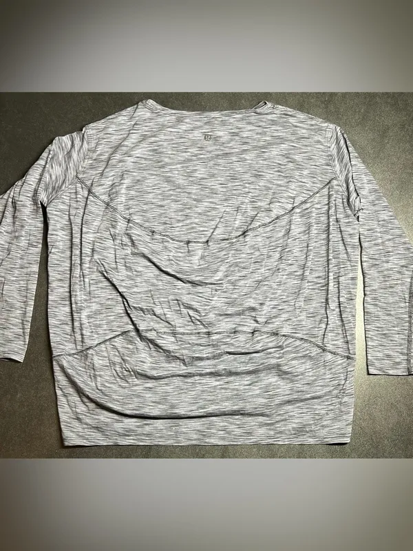 Lululemon Women’s Size M Oversized Grey Long Sleeve Shirt - Image 3