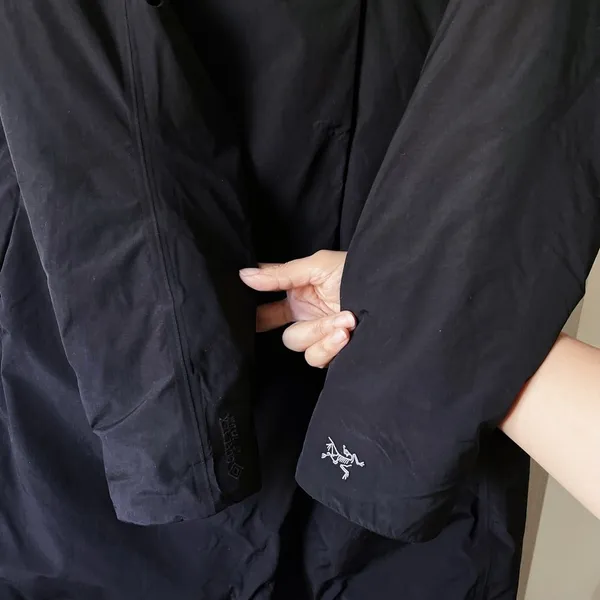 Arc’teryx Osanna Coat Gore-Tex Thermium Insulated Black Small‎ GUC - Image 5