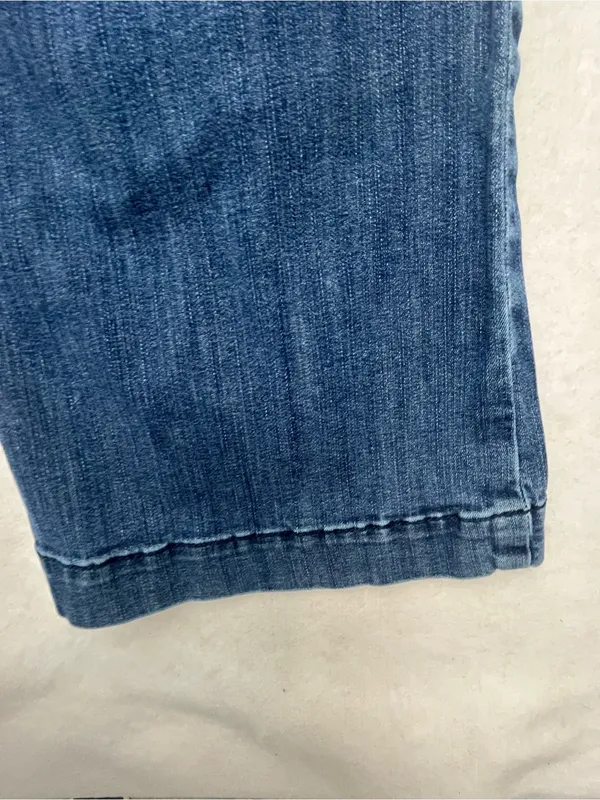 Ariat Women’s Medium Wash Stretch Wide Leg Denim Trouser Jeans Pants⁠ Size 32R - Image 9