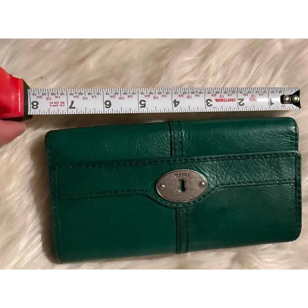 Fossil Green Leather Tri-Fold Wallet - Image 3