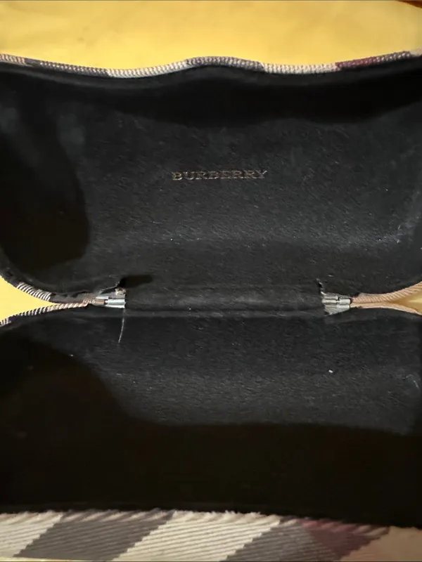 Burberry clamshell Plaid Eyeglass Hard Case in Beige, Pink and Black - Image 2