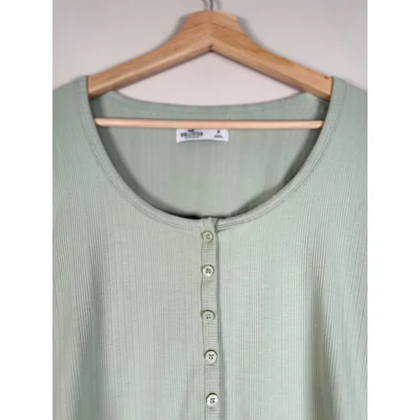 Hollister‎ Sage Green Ribbed Button Front Long Sleeve Cropped Top Womens Medium - Image 3