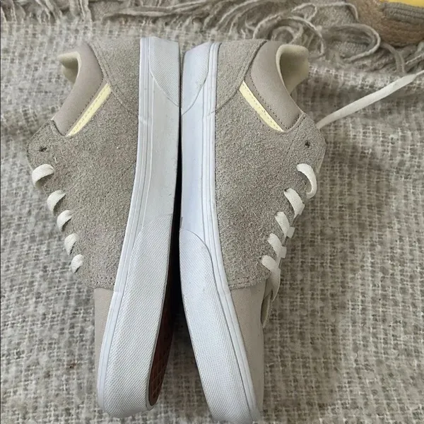 Vans Seldan Hairy Sneakers - Light Grey, Size 10, NWOT - Image 3