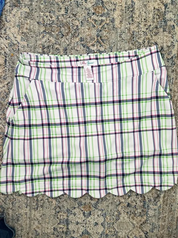 Lillie Green Scalloped Hem Plaid Skort Size S - Image 3
