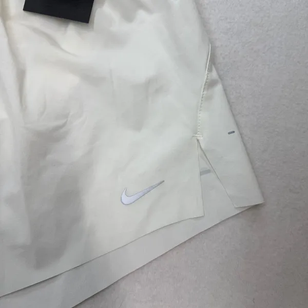 Nike Women's Swift Dri-FIT 2.5" Brief-Lined Running Shorts Medium HQ0638-133 NWT - Image 3