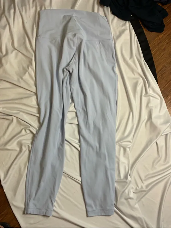 Lululemon no line align size 8 has bleach stain - Image 5