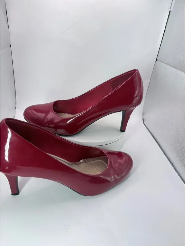 Pumps Size 9 Burgundy Comfort Plus Patent Low Heel Dress Shoes - Image 2