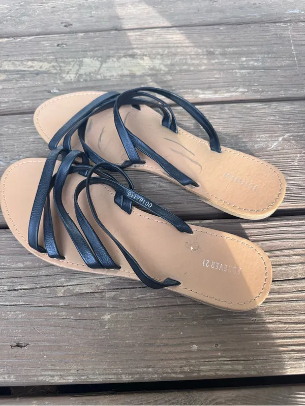 Forever 21 Black Strappy Flat Sandals Women’s Size 10 Minimalist Summer Shoes - Image 4