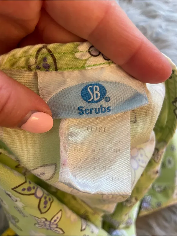 🛒SB Scrubs Light Green Floral Print Scrub Top - Image 3