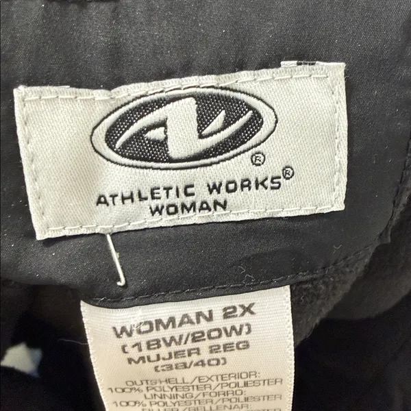 Athletic Works Women’s Black Quitted Puffer Vest Size 2X - Image 6