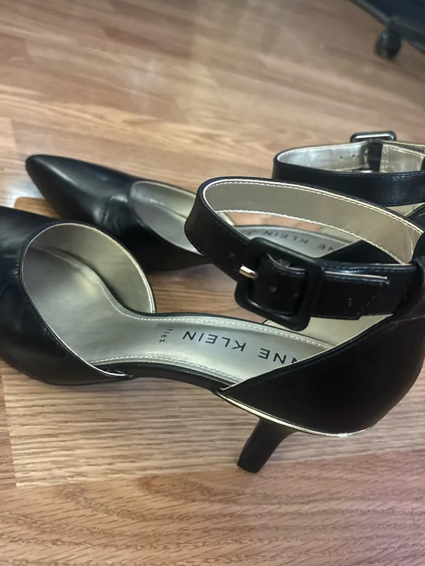 Anne Klein Black Pointed-Toe Ankle-Strap Kitten Heels Size 9M - Image 8