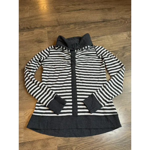 Lululemon In A‎ Cinch Long Sleeve Heathered Reversible mock neck sweatshirt sz 6 - Image 2