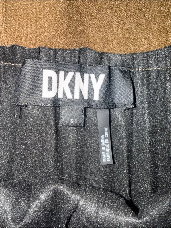 DKNY Pleated Faux Leather Miniskirt Logo Waistband Bordeaux A-Line Size S - Image 6