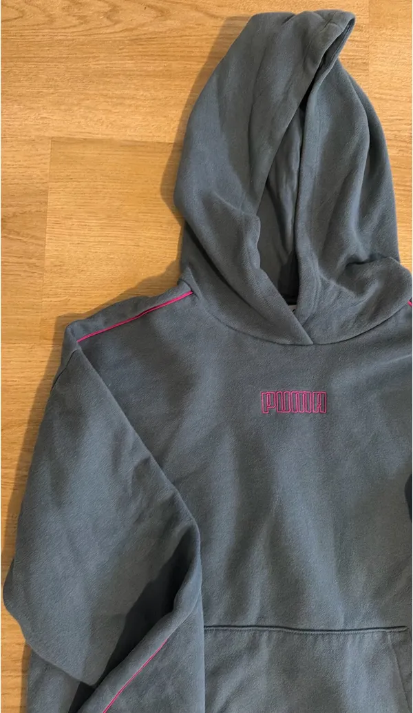 Puma Women’s Hoodie Sweatshirt - Image 2