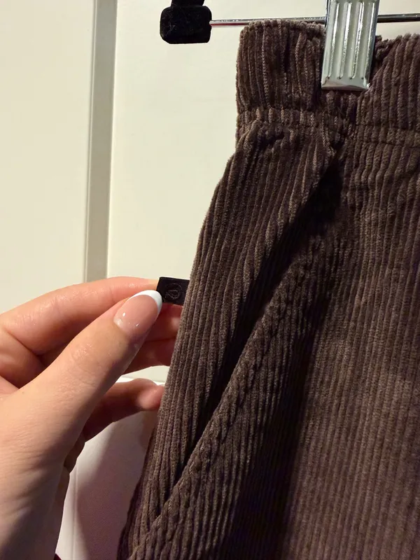 Women’s Lululemon Cargo Pants  - Image 4