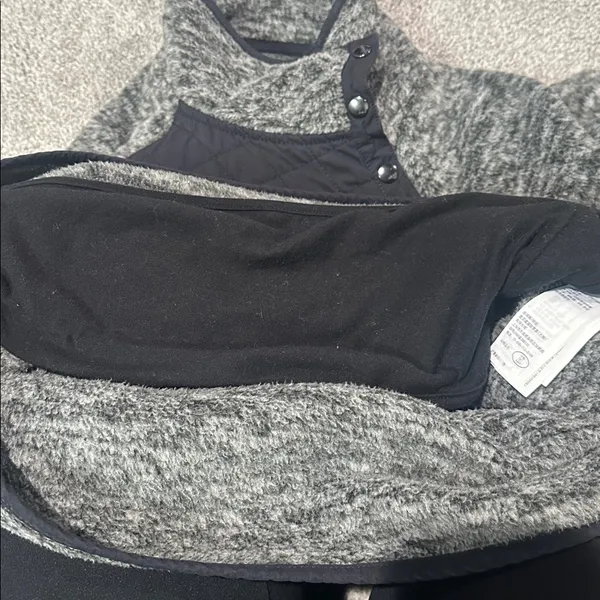 Abercrombie & Fitch black and gray‎ comfy pull over jacket size Large - Image 6