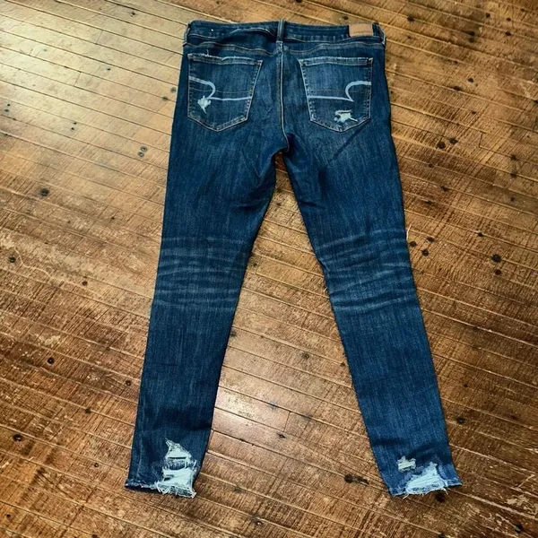American Eagle stretchy trendy distressed jeggings - Image 3