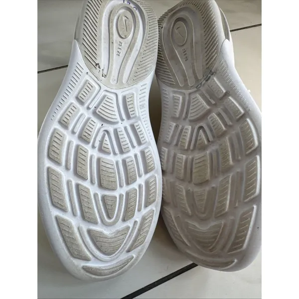 Nike Air Max Axis AA2168-103 Women’s 8.5 White Black Gold Sneakers - Image 7