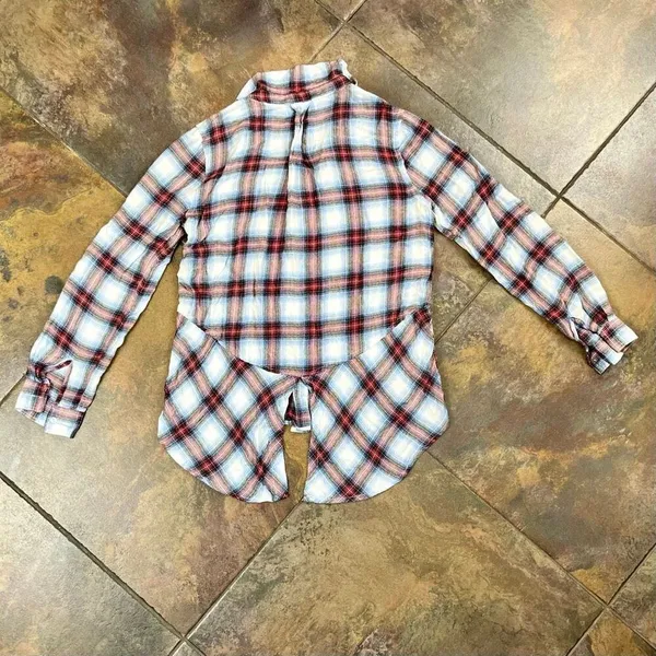 Olive & Oak Plaid Button Down Zipper Shoulder Split Tail Blouse Small - Image 11