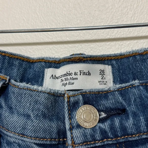 Abercrombie & Fitch The '80s Mom high rise Jeans Size 26 SHORT / Size 2 - Image 3