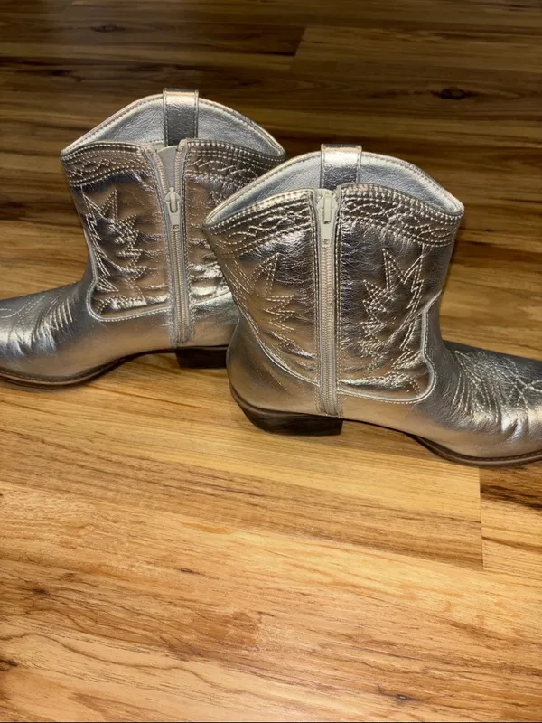 Coconuts by Matisse Metallic Silver Western Ankle Boots - Image 6