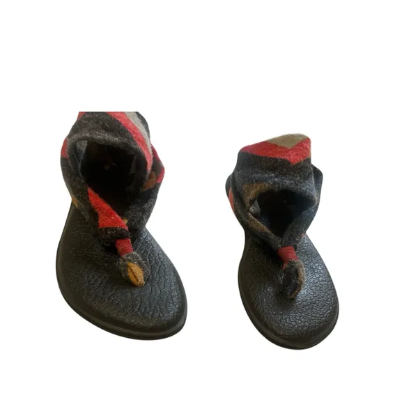 Sanuk Women's Yoga Sling Sandals Red Black Chevron Shoes Yoga Mat Size‎ 7 - Image 3