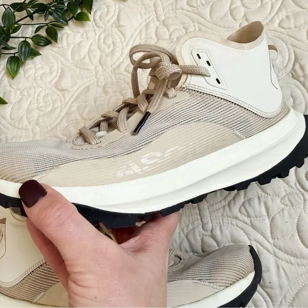 Vasque Women’s Here Mid Hiking Sneaker Sz 8 White - Image 3