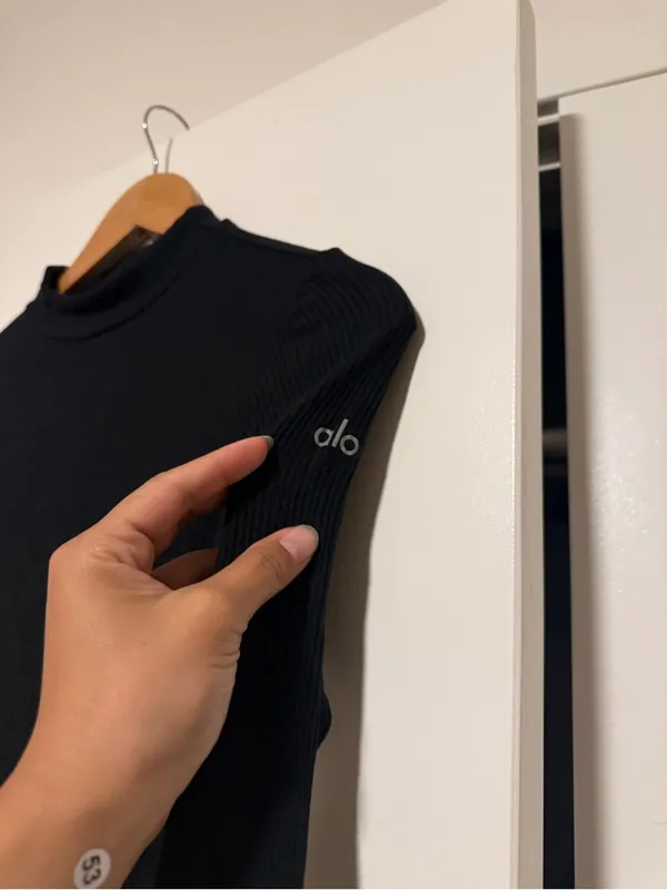 ALO Yoga Black mock neck Long-Sleeve Crop Top open back - Image 3
