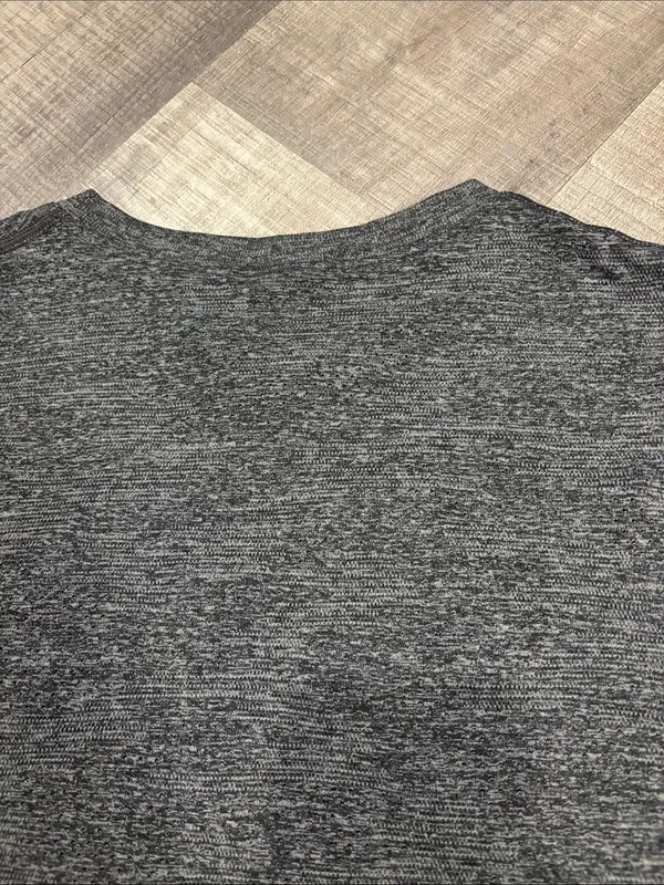 lululemon grey workout top - Image 4