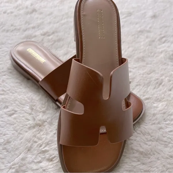 Cushionari Brown Minimalist Slip-On Sandals size 6 - Image 5