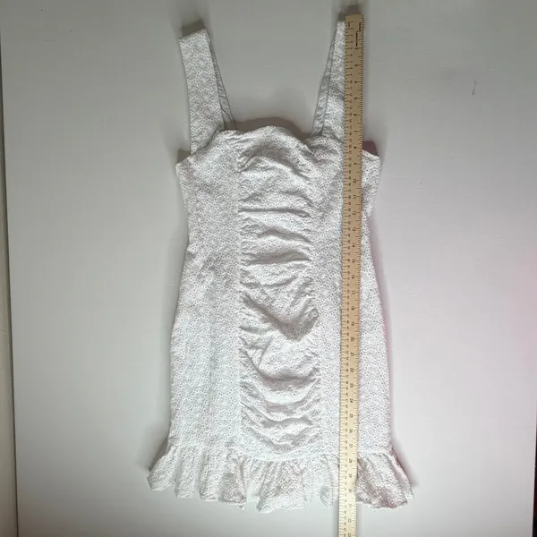 Nookie Darling Mini Dress Small White Eyelet Ruched Ruffle Hem Bridal‎ Cocktail - Image 9