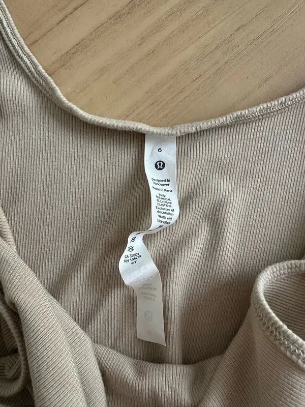 Lululemon LA Front Cut-Out Crop Tank Trench 6 - Image 4