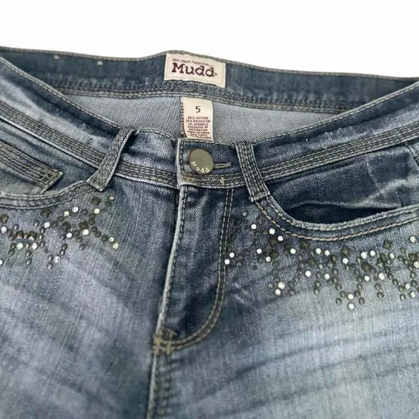 Mudd Stylish Low Rise Vintage Wash Blue Embroidered Flared Jeans 0/2 - Image 3