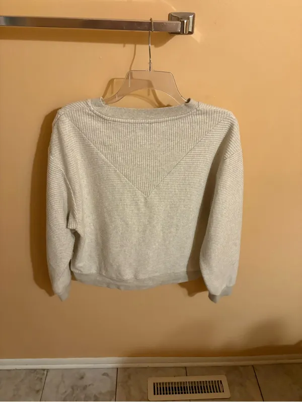 Varley Arleta Ribbed Gray Pullover - Image 6