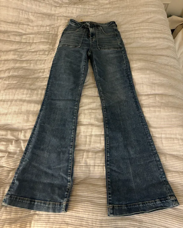 American Eagle Outfitters High Rise Jeans - Image 5