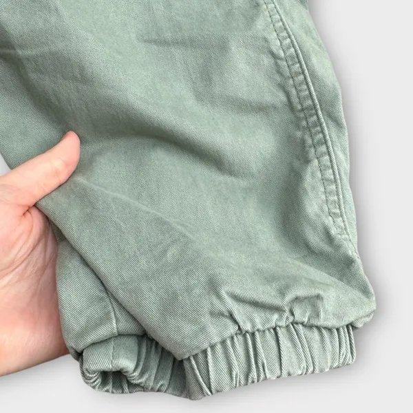 Levi’s High-Waisted Cargo Joggers - Image 9