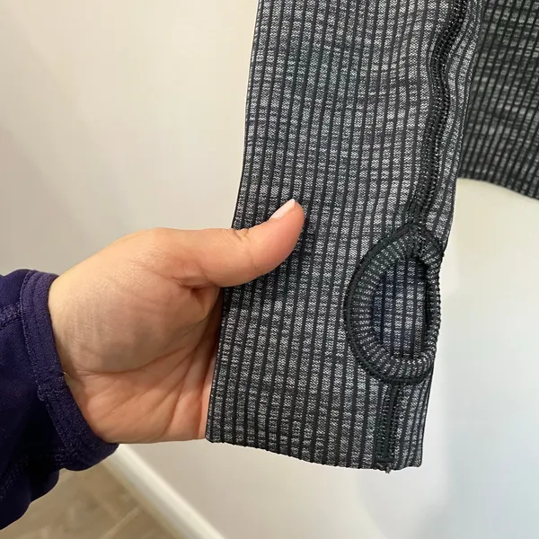 Lululemon Rest Less Pullover Gray Heathered‎ Black Seamless Long Sleeve M/L - Image 10