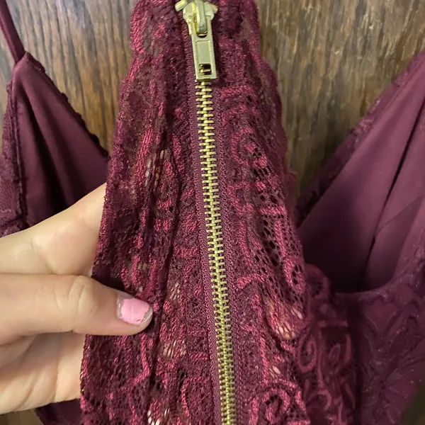 Burgundy floral dress with sparkles - Image 4
