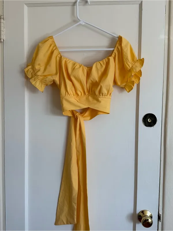 Sweetheart Yellow Puff-Sleeve Crop Top by - Image 2