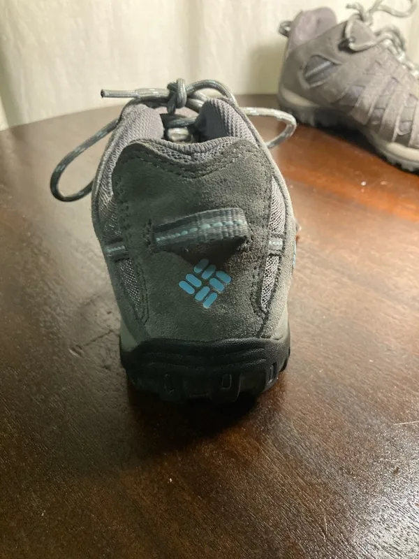 Columbia women’s Gray Athletic Trail Shoes tech lite - Image 6