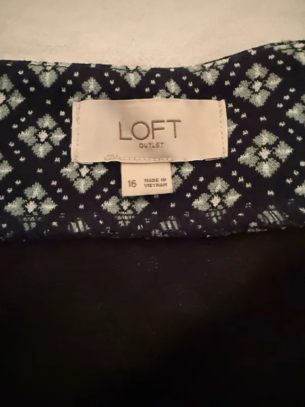 Preppy loft skirt - Image 2