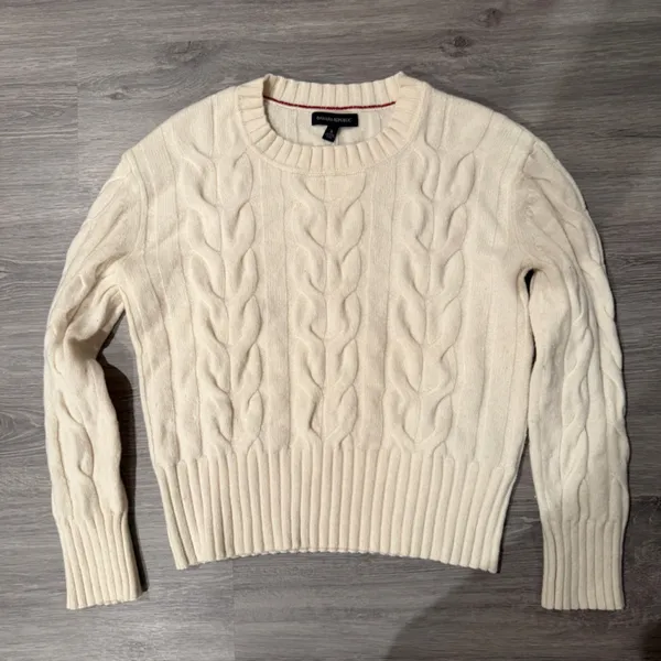 Banana Republic ITALIAN MERINO CABLE-KNIT SWEATER Size S - Image 4