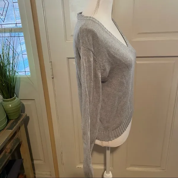 Brandy Melville Gray Sweater - Image 2